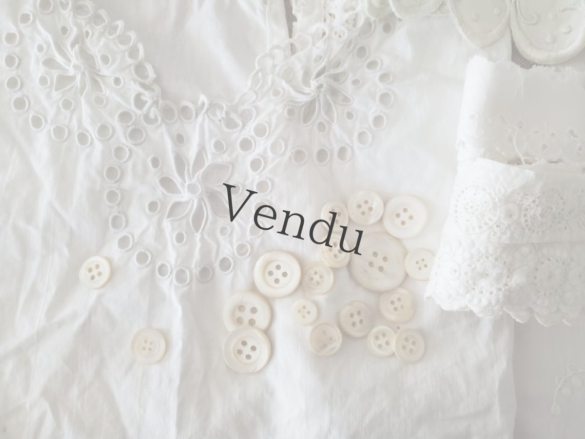 画像3: フランス蚤の市　カットワーク刺繍レースと端切れ、貝ボタンのセット (3)