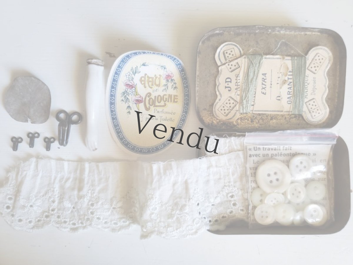 画像2: フランスアンティーク　Tin缶入り メルスリーセット (2)