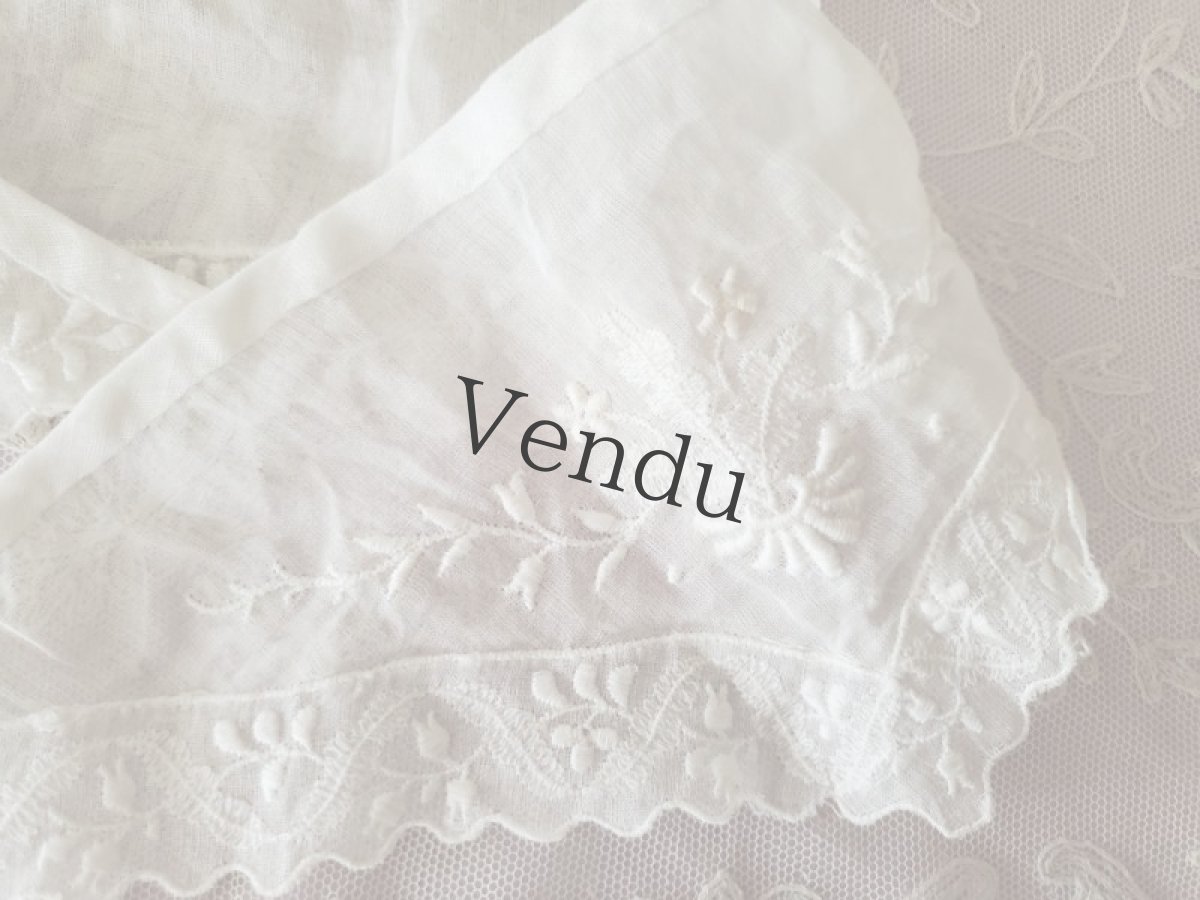 画像2: フランスアンティーク　刺繍つけ襟 ２つセット (2)