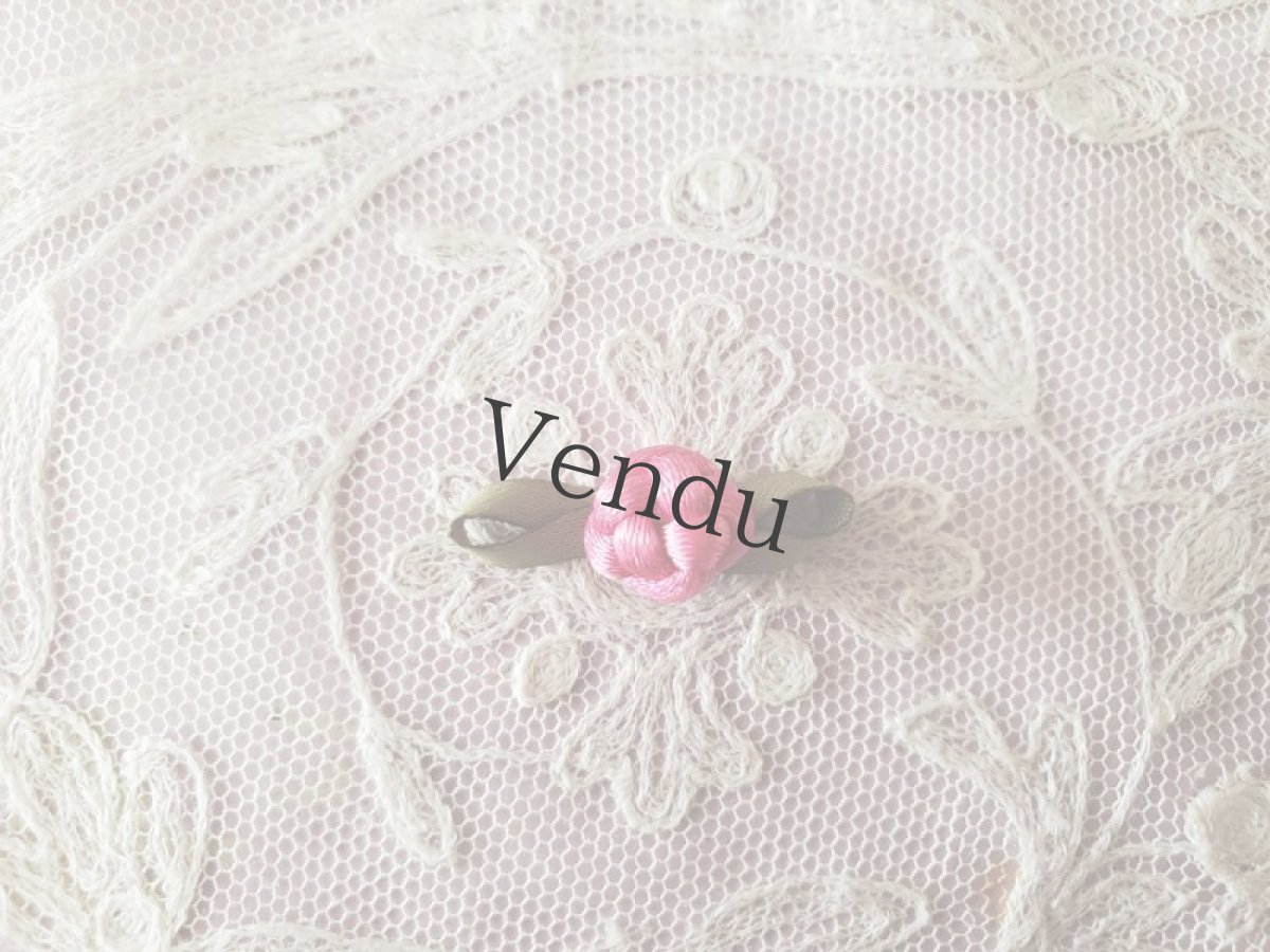 画像2: フランス蚤の市　シルク製 ばらのモチーフ (2)