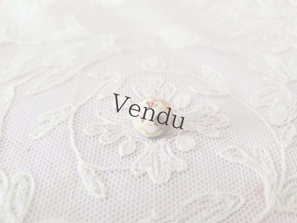 画像5: フランス 20世紀初頭　エマイユボタン 白地にばら 11mm／16mm (5)