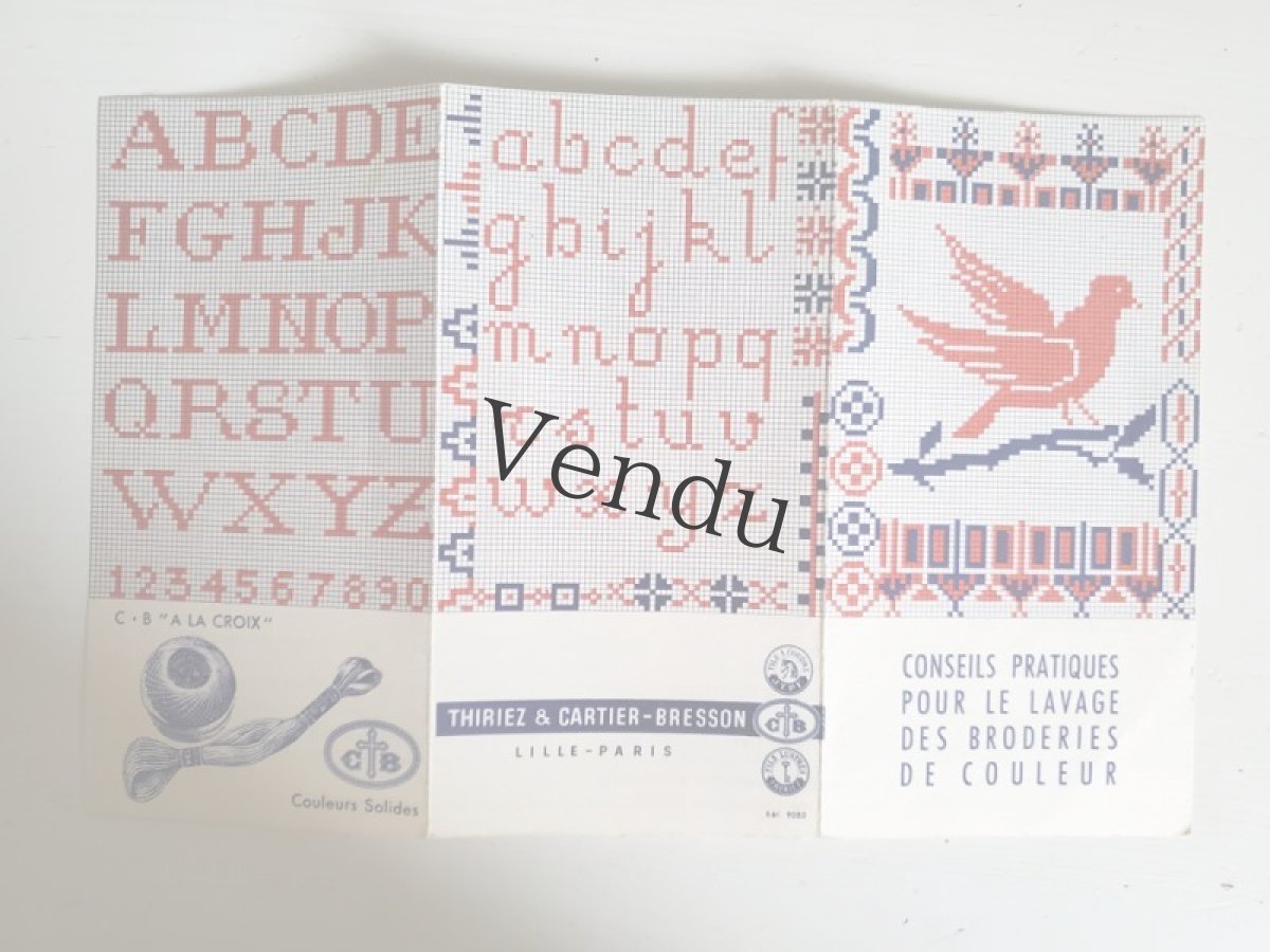 画像2: フランスアンティーク　カルティエ＝ブレッソン アルファべ刺繍 ミニパンフ (2)