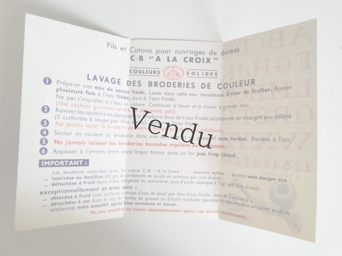 画像3: フランスアンティーク　カルティエ＝ブレッソン アルファべ刺繍 ミニパンフ (3)