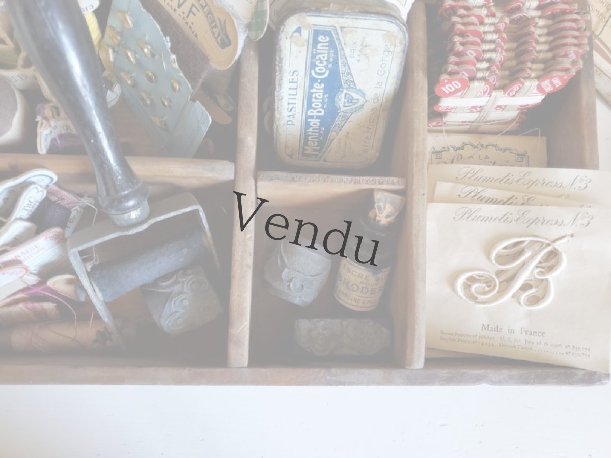 画像4: フランスアンティーク　Plumetis-Express 刺繍イニシャルシート "B" No.3 (4)