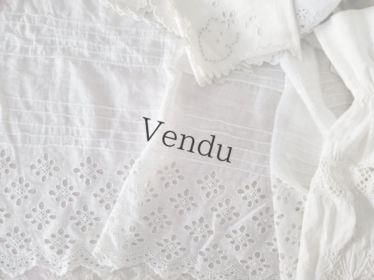 画像2: フランスアンティーク　刺繍スカラップ端切れ 2種類セット (2)