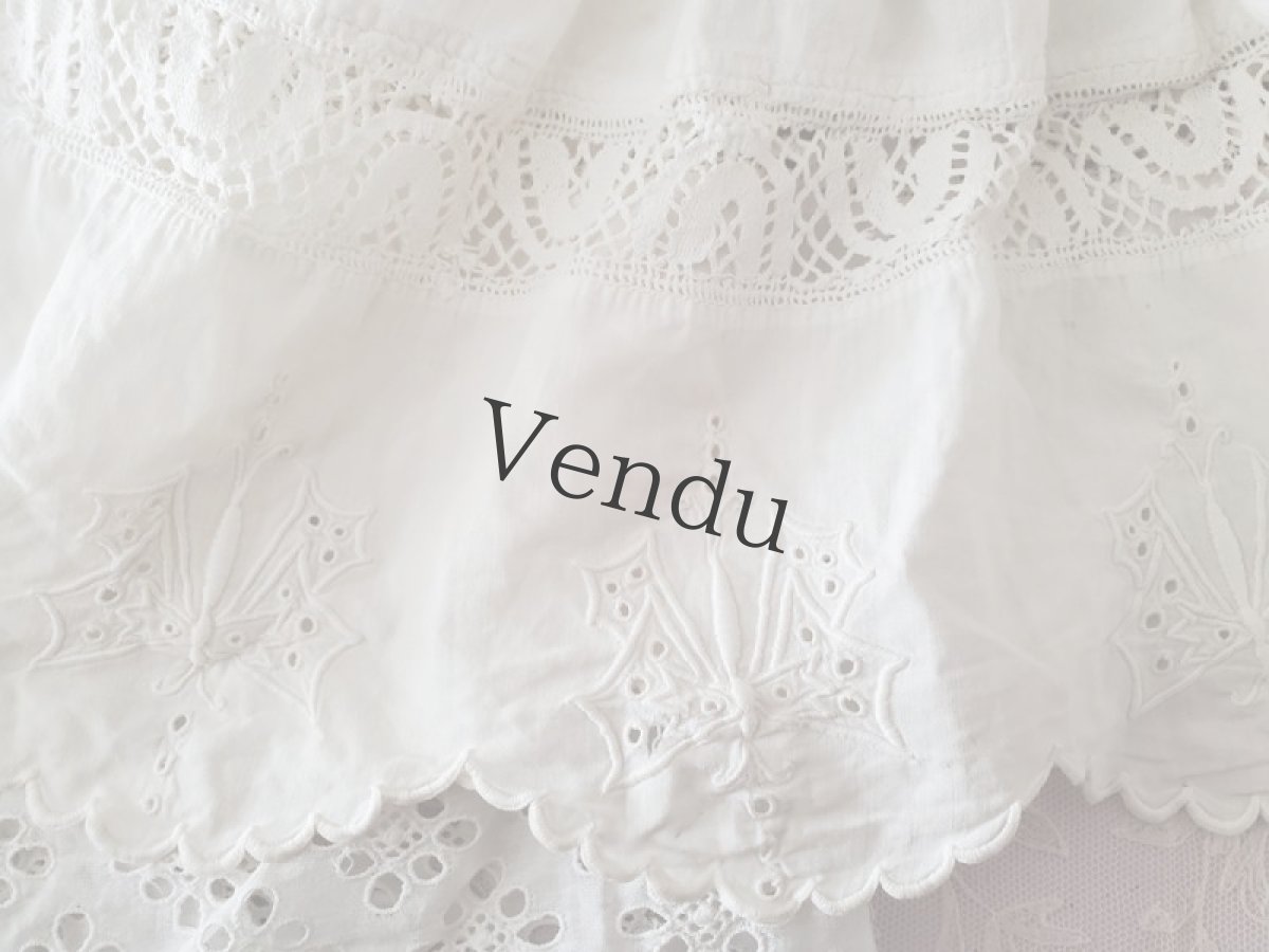 画像8: フランスアンティーク　刺繍スカラップ端切れ 2種類セット (8)