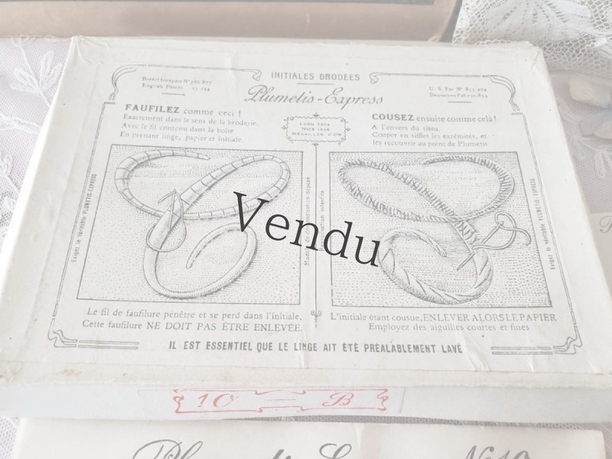 画像7: フランスアンティーク　Plumetis-Express 箱入り 刺繍イニシャルシート "B" No.3&10 (7)