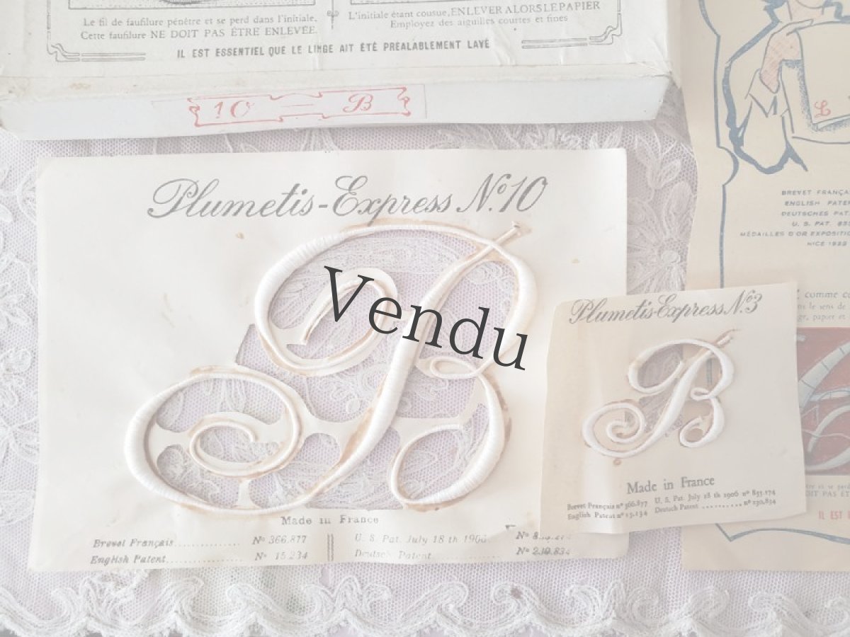 画像2: フランスアンティーク　Plumetis-Express 箱入り 刺繍イニシャルシート "B" No.3&10 (2)