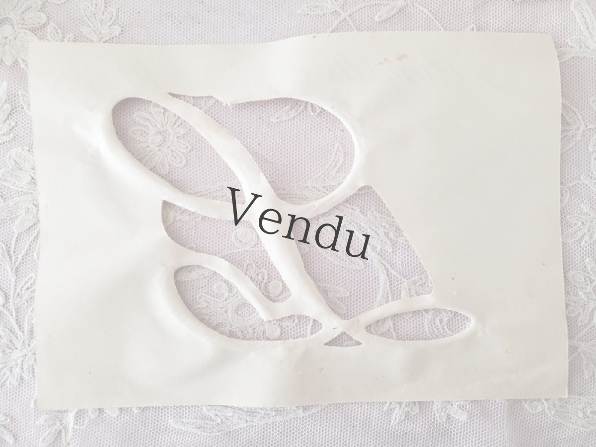 画像3: フランスアンティーク　Plumetis-Express 刺繍イニシャルシート "L" No.10 (3)