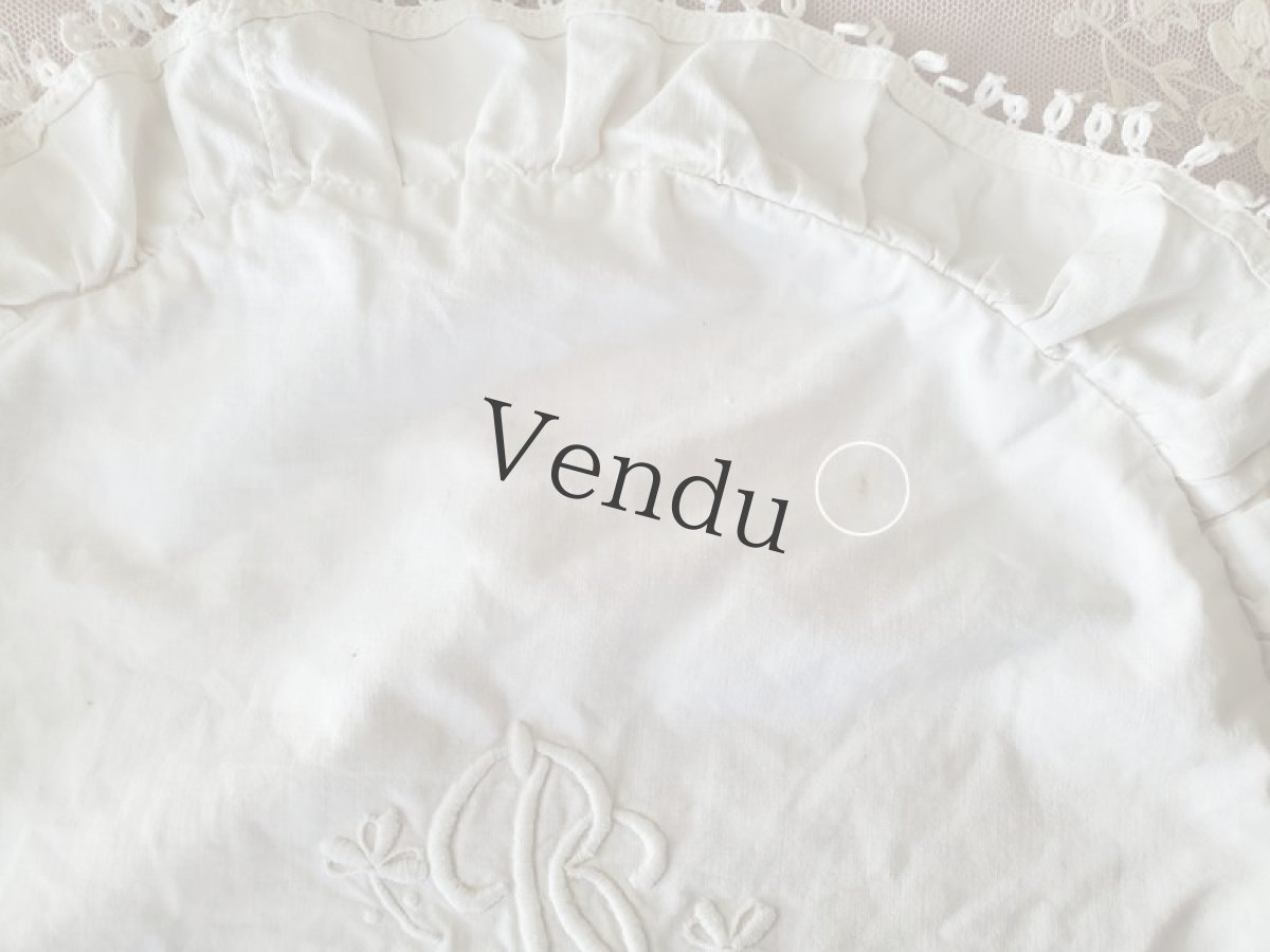 画像9: フランスアンティーク　モノグラム刺繍入り パーツ端切れ (9)