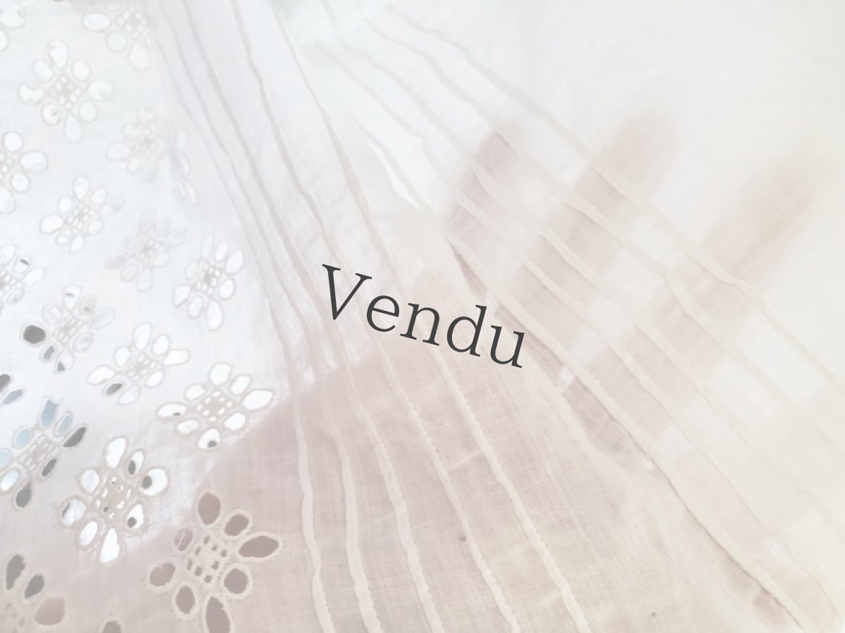 画像5: フランスアンティーク　刺繍スカラップ端切れ 2種類セット (5)