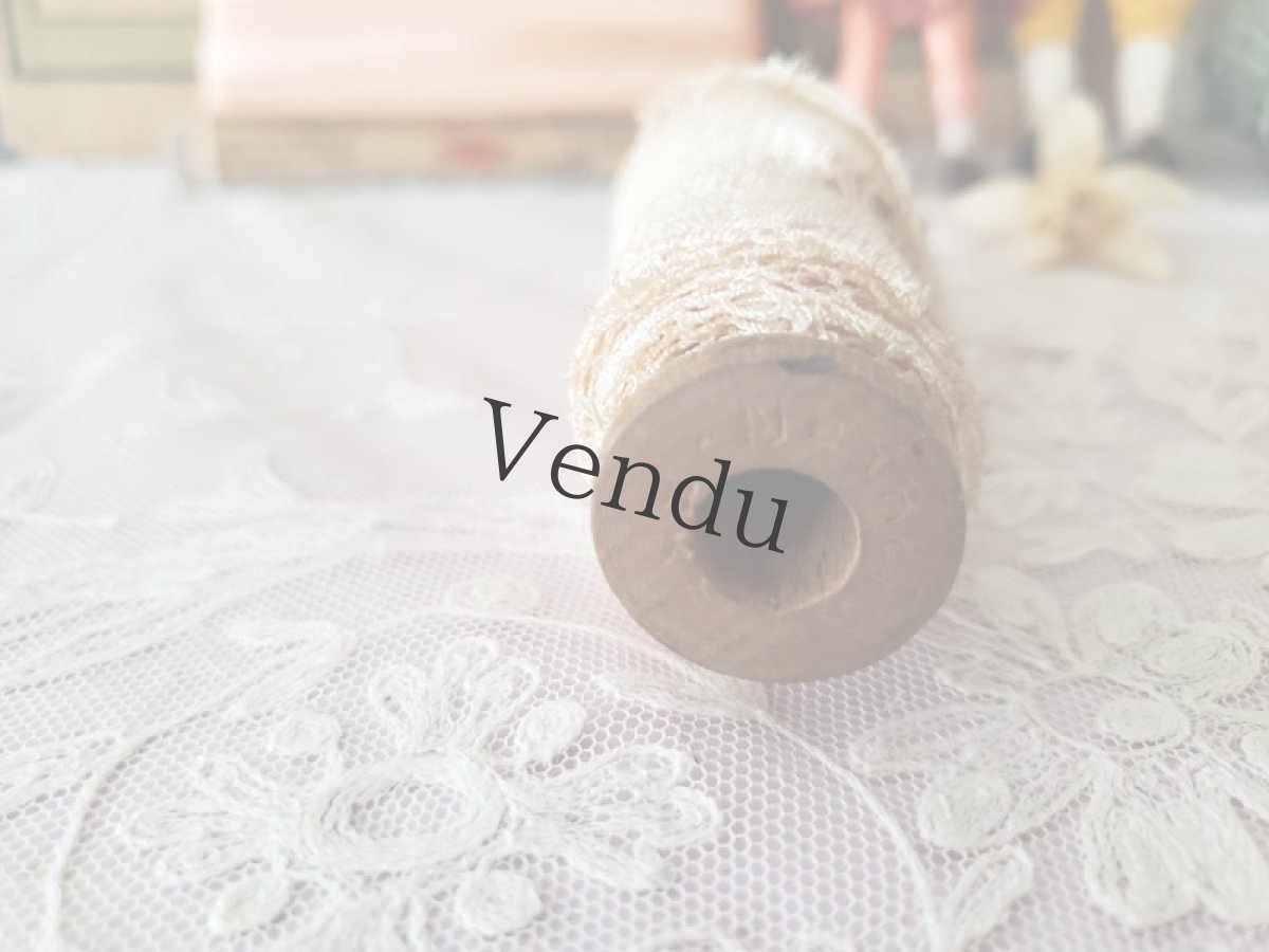 画像5: フランスヴィンテージ　エクリュ×ピンク スカラップレース293cm 木製糸巻き付き (5)