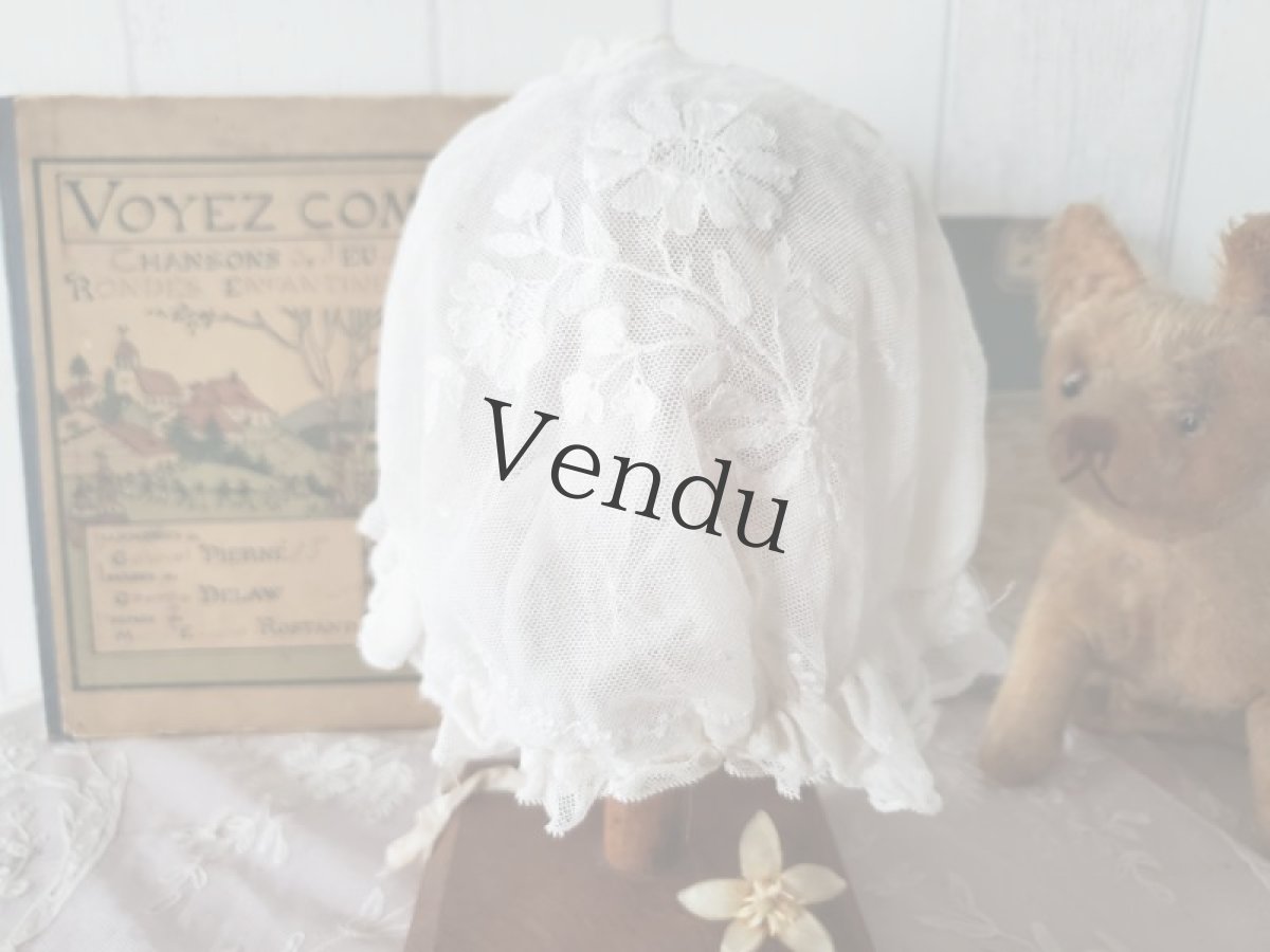 画像2: フランスアンティーク　チュールレースの刺繍ボネ 子供サイズ (2)