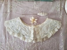 画像1: フランスアンティーク　ハンドメイド カットワーク刺繍　少女のつけ襟 (1)