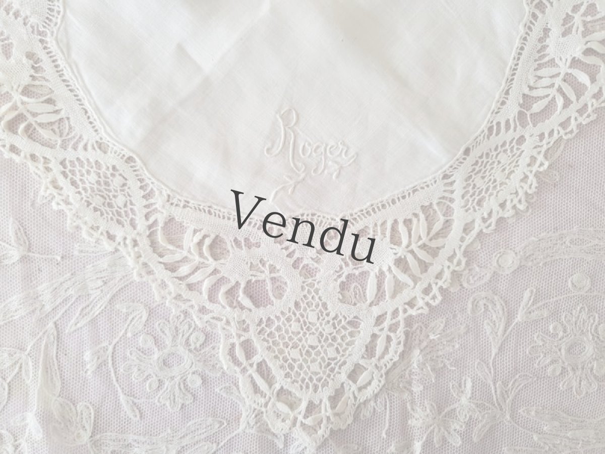 画像2: フランスヴィンテージ　ボビンレース　ハンカチ　名前刺繍入り (2)