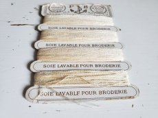 画像2: フランスアンティーク　シルクの紙製糸巻き AU PRINTEMPS PARIS (2)