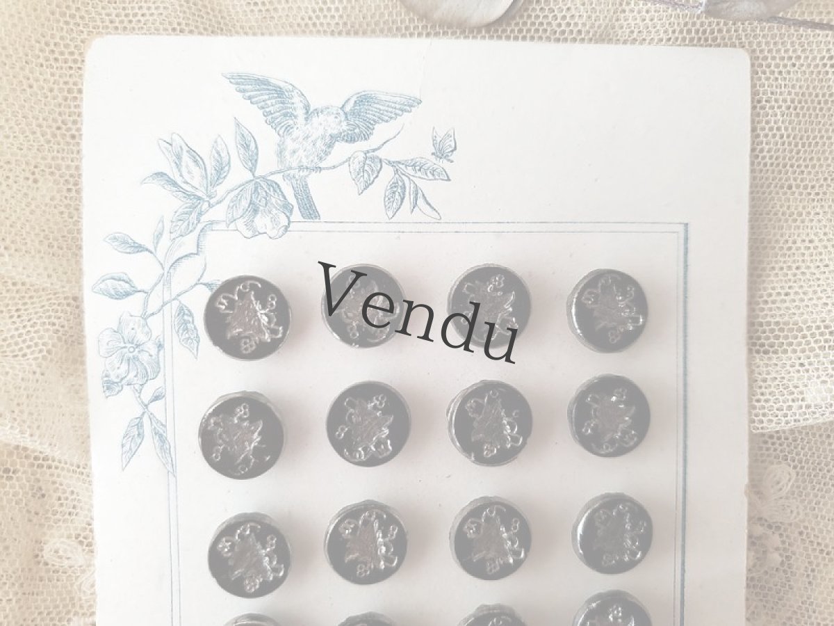 画像2: フランス 19世紀末 葡萄銀彩フレンチジェット ボタンシート11mm (2)