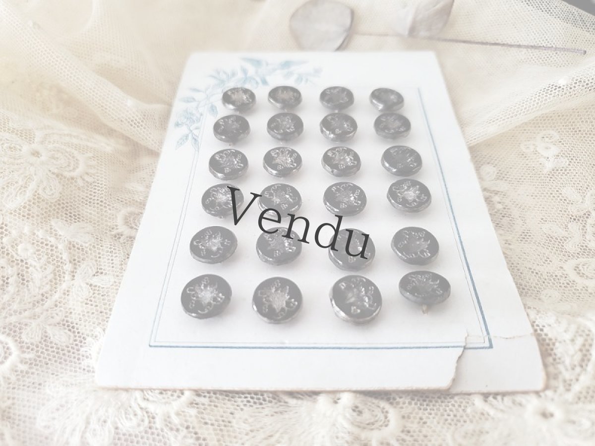 画像3: フランス 19世紀末 葡萄銀彩フレンチジェット ボタンシート11mm (3)