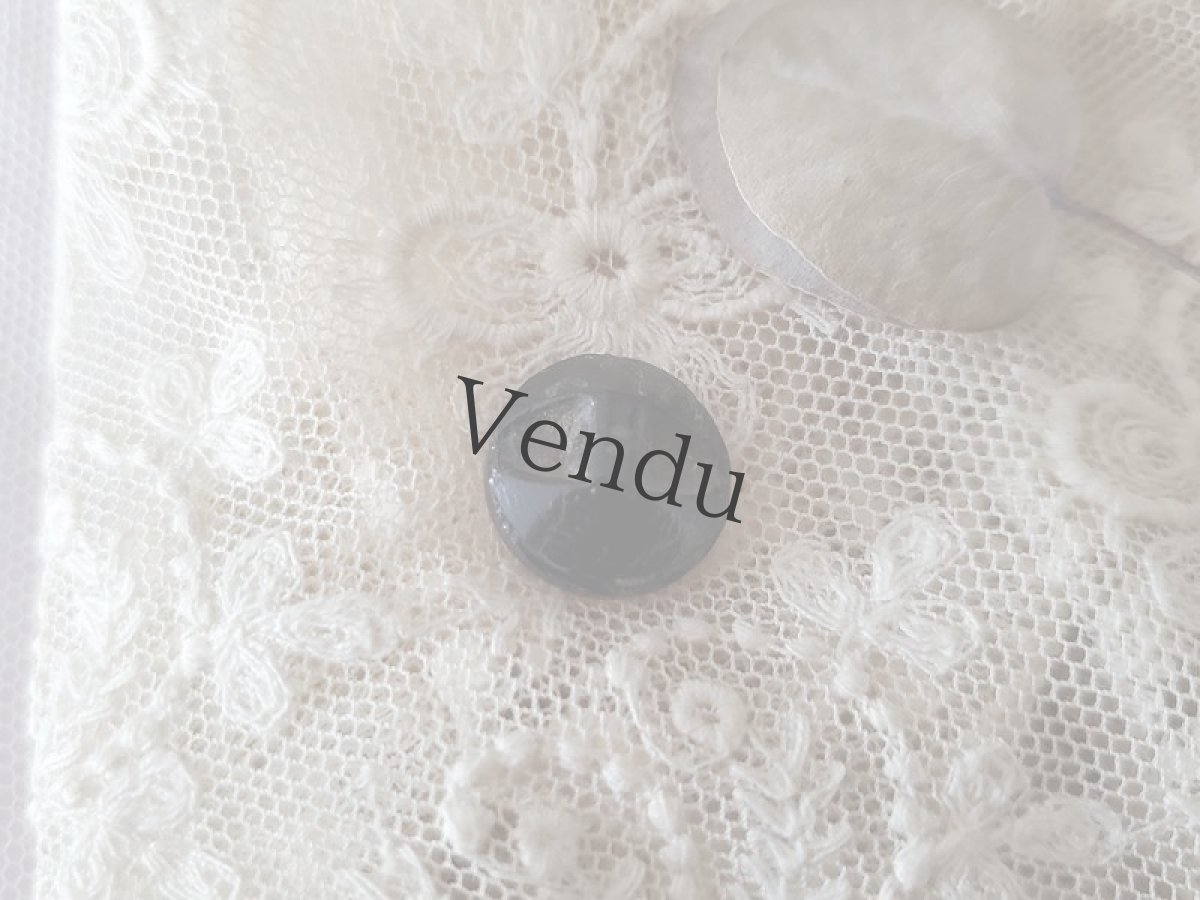 画像3: フランス 19世紀末 フレンチジェットボタン 葉 13mm (3)