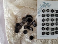 画像7: フランス 19世紀末 フレンチジェットボタン 金彩 つぼみ 13mm (7)