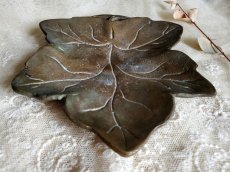 画像3: フランスアンティーク　葡萄の葉 真鍮トレイ／灰皿 (3)
