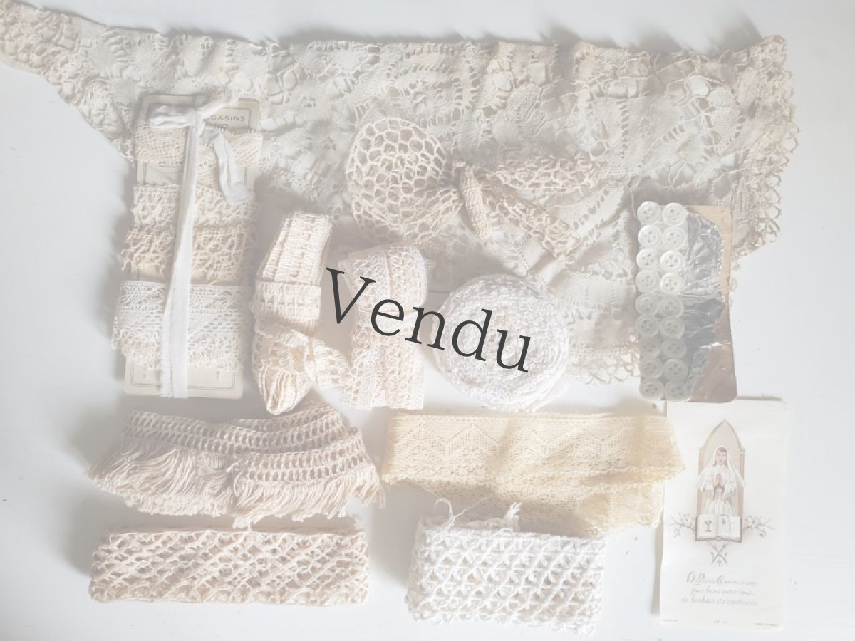 画像3: フランスアンティーク　箱入りレースセット 13種類＋貝ボタンシート＋ホーリーカードつき (3)
