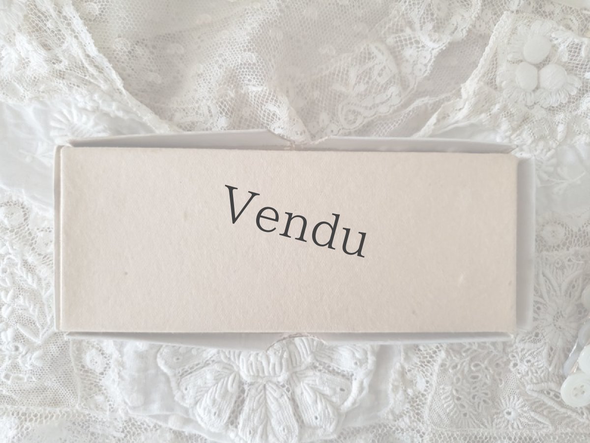 画像9: フランス 20世紀初頭 シルクの筒状糸巻き 箱セット 水色 SOIE à Coudre Gutermann  (9)