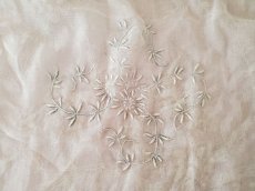 画像2: フランスアンティーク　白糸刺繍パーツ (2)
