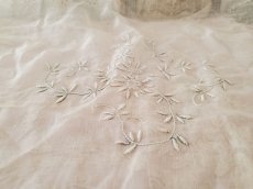 画像4: フランスアンティーク　白糸刺繍パーツ (4)