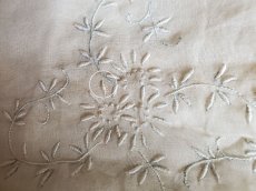 画像6: フランスアンティーク　白糸刺繍パーツ (6)