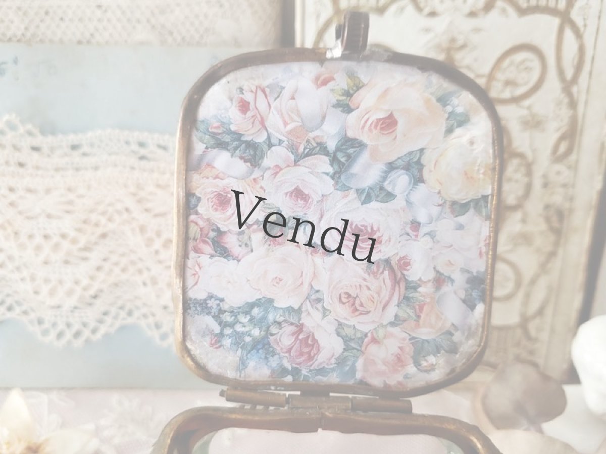 画像10: フランス 1900年前後　イニシャル刺繍入りガラスのジュエリーボックス　 (10)