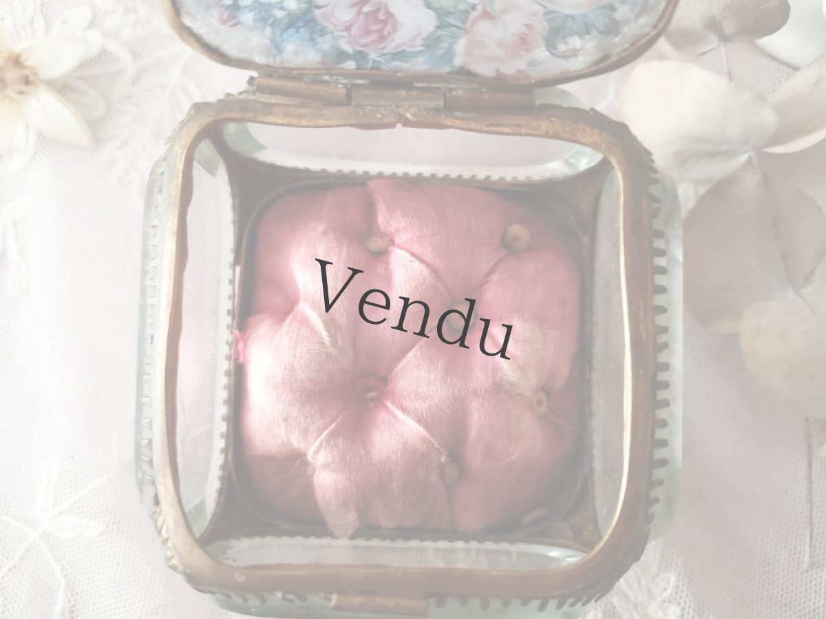 画像11: フランス 1900年前後　イニシャル刺繍入りガラスのジュエリーボックス　 (11)