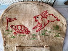 画像2: フランスアンティーク　うさぎと亀の赤糸刺繍　壁掛け (2)