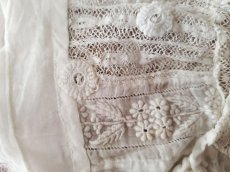 画像3: フランスアンティーク　白糸刺繍のとてもちいさなボネ (3)