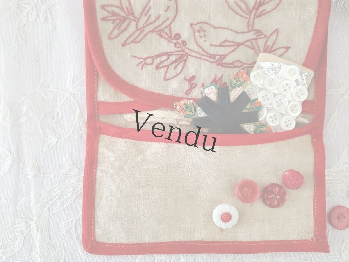 画像7: フランスヴィンテージ　赤糸刺繍のお裁縫ポーチ (7)