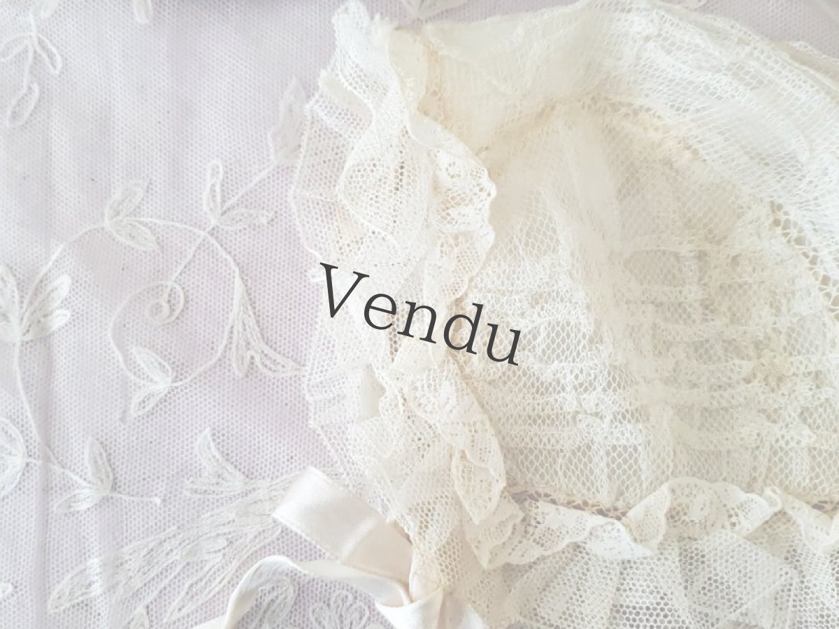 画像2: フランスアンティーク　チュールレースとサテンリボンのちいさなボネ (2)