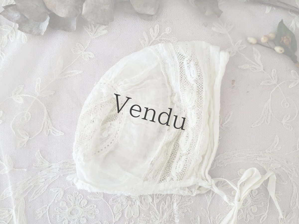 画像2: フランスアンティーク　刺繍とレースのとてもちいさなボネ (2)