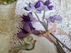 画像3: フランスアンティーク スミレの布花があしらわれたカニヴェ仕様ポストカード (3)