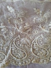 画像2: フランスアンティーク　幅広チュール刺繍スカラップレース 158cm／170cm (2)