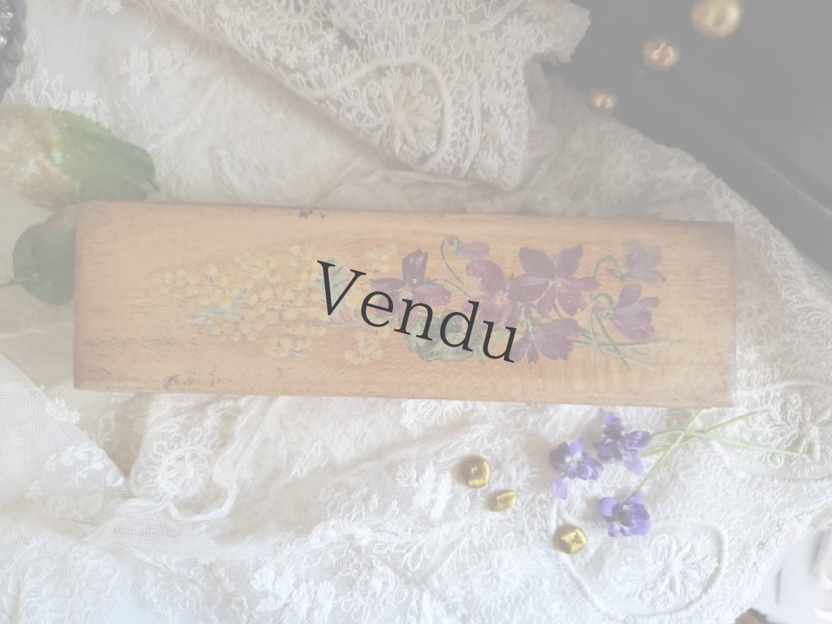 画像2: フランスアンティーク　スミレとミモザの木箱 (2)