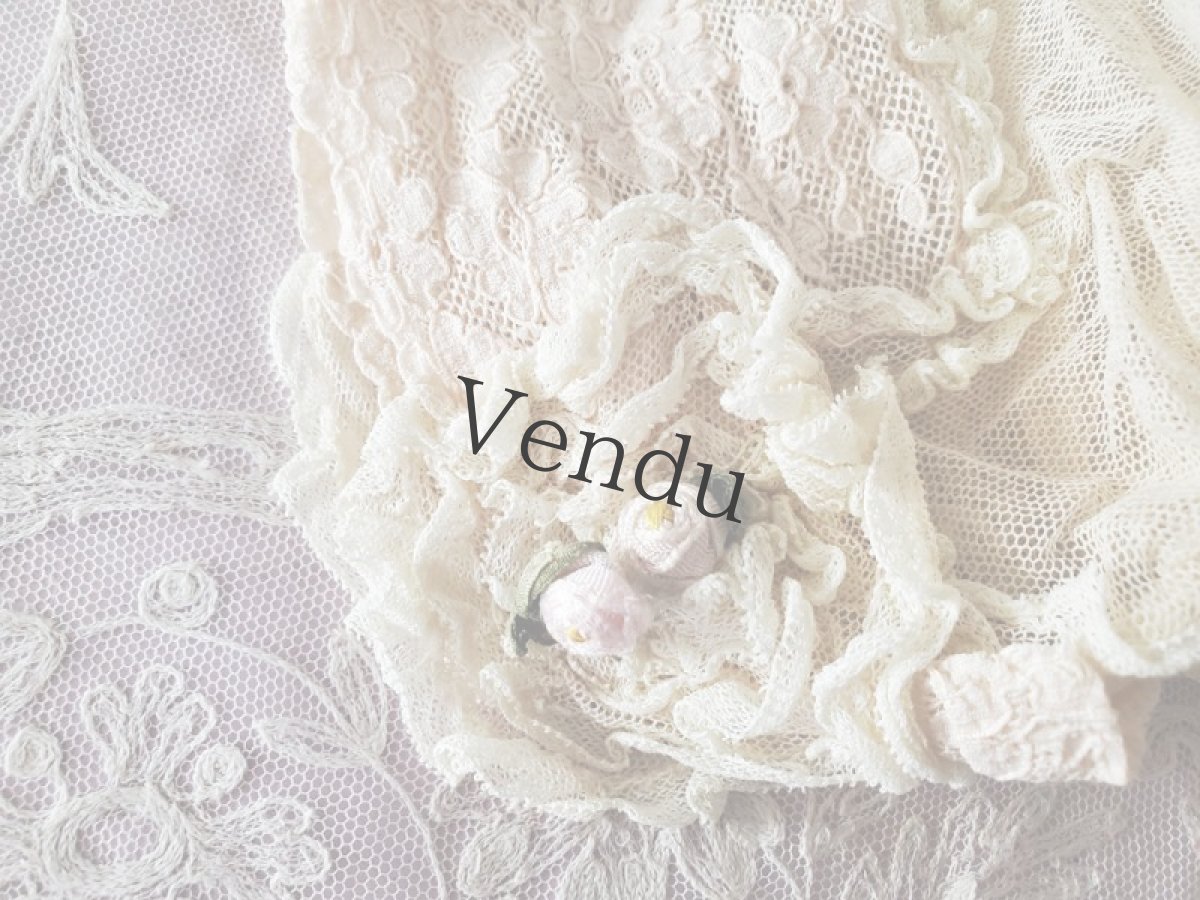 画像2: フランスアンティーク　チュールとばらのモチーフのちいさなボネ (2)