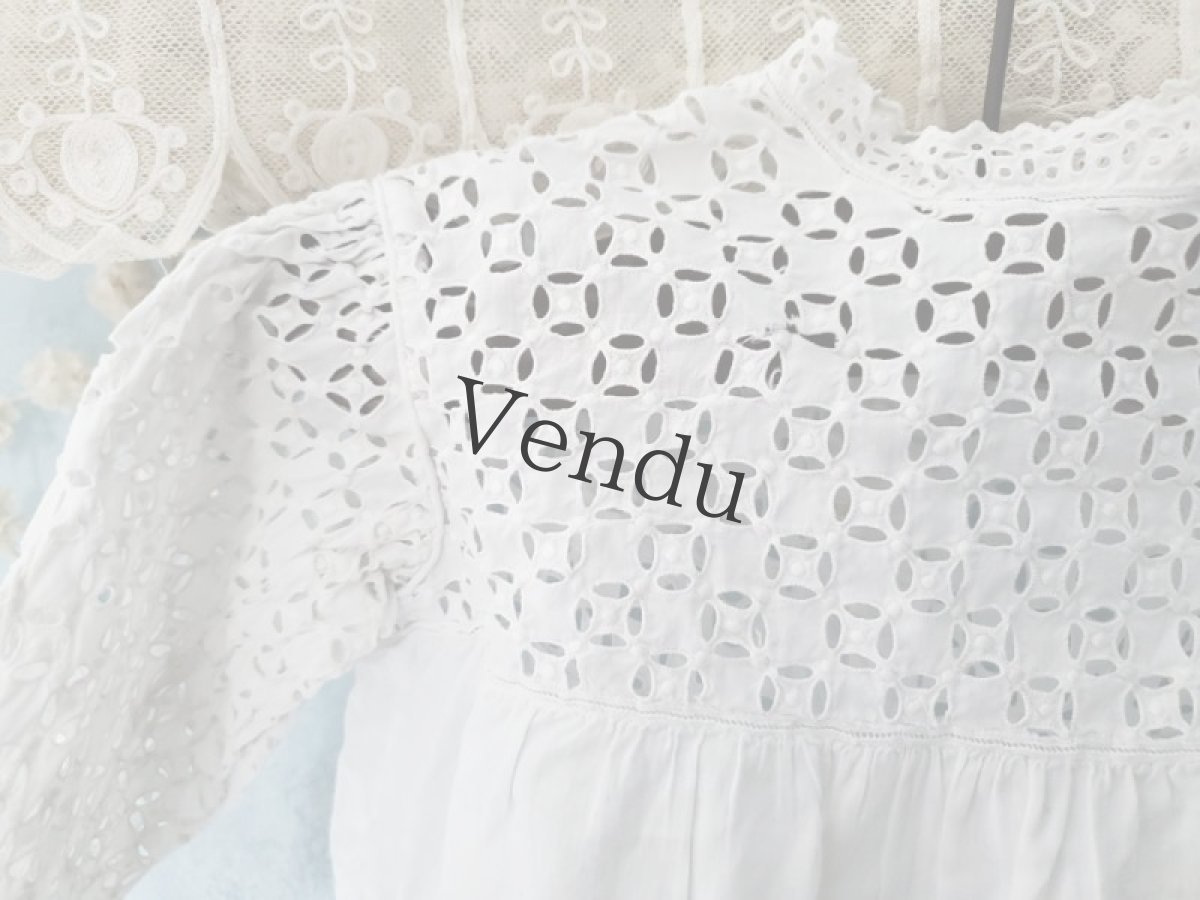 画像9: フランスヴィンテージ　べべのアイレット刺繍ブラウス (9)