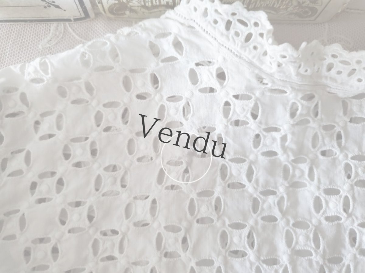 画像11: フランスヴィンテージ　べべのアイレット刺繍ブラウス (11)