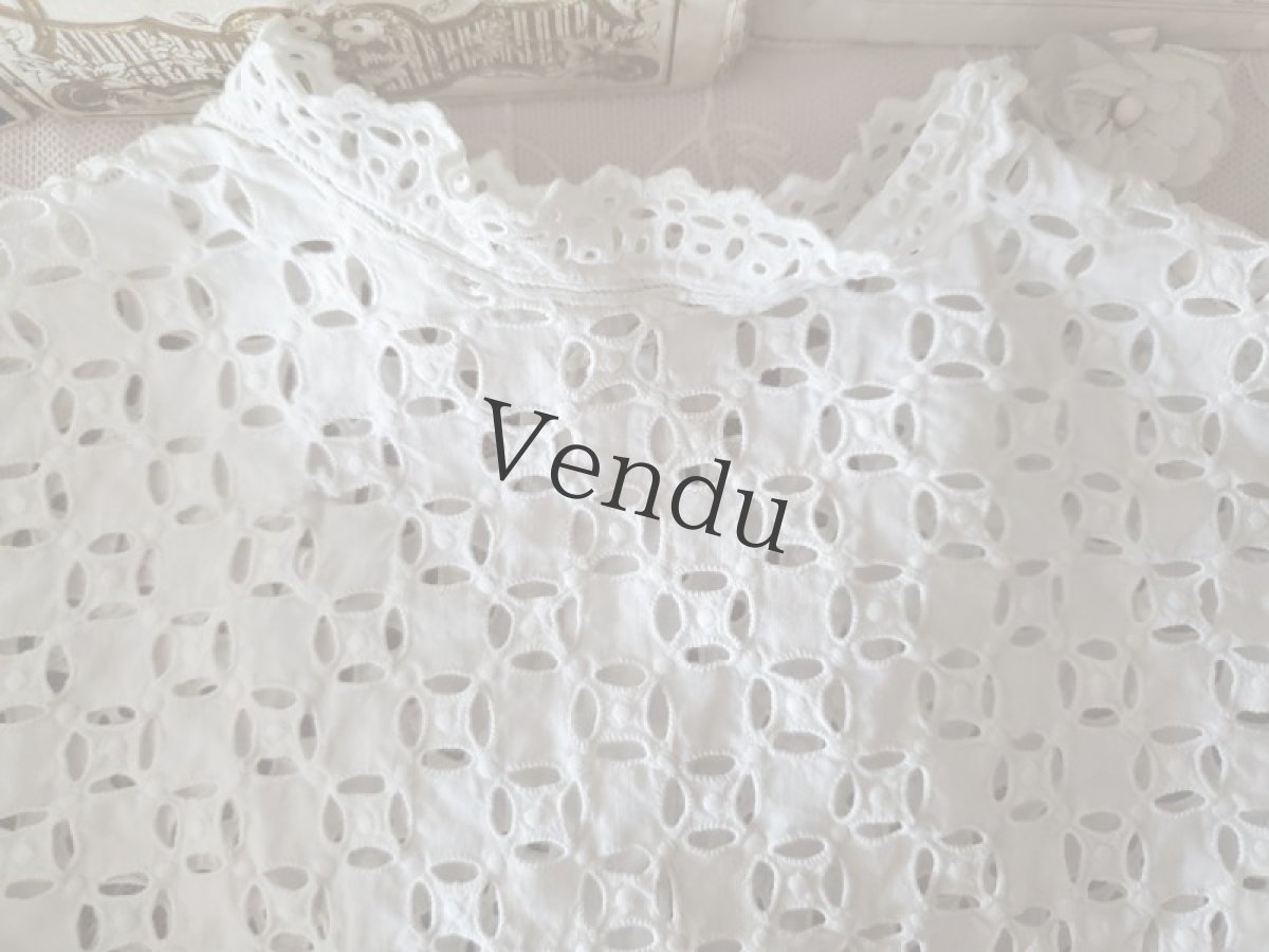 画像3: フランスヴィンテージ　べべのアイレット刺繍ブラウス (3)