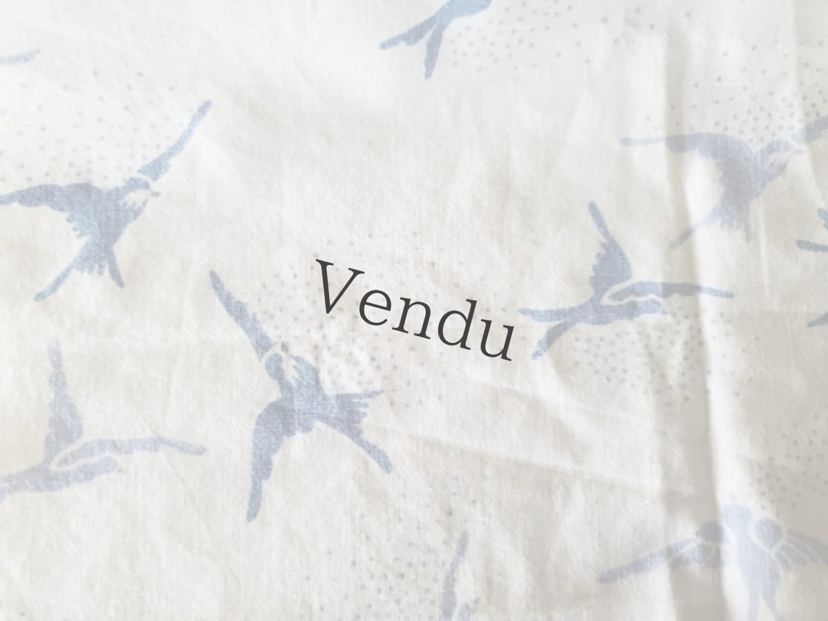 画像2: フランスヴィンテージ　ツバメ柄の端切れ 82×30.5cm (2)