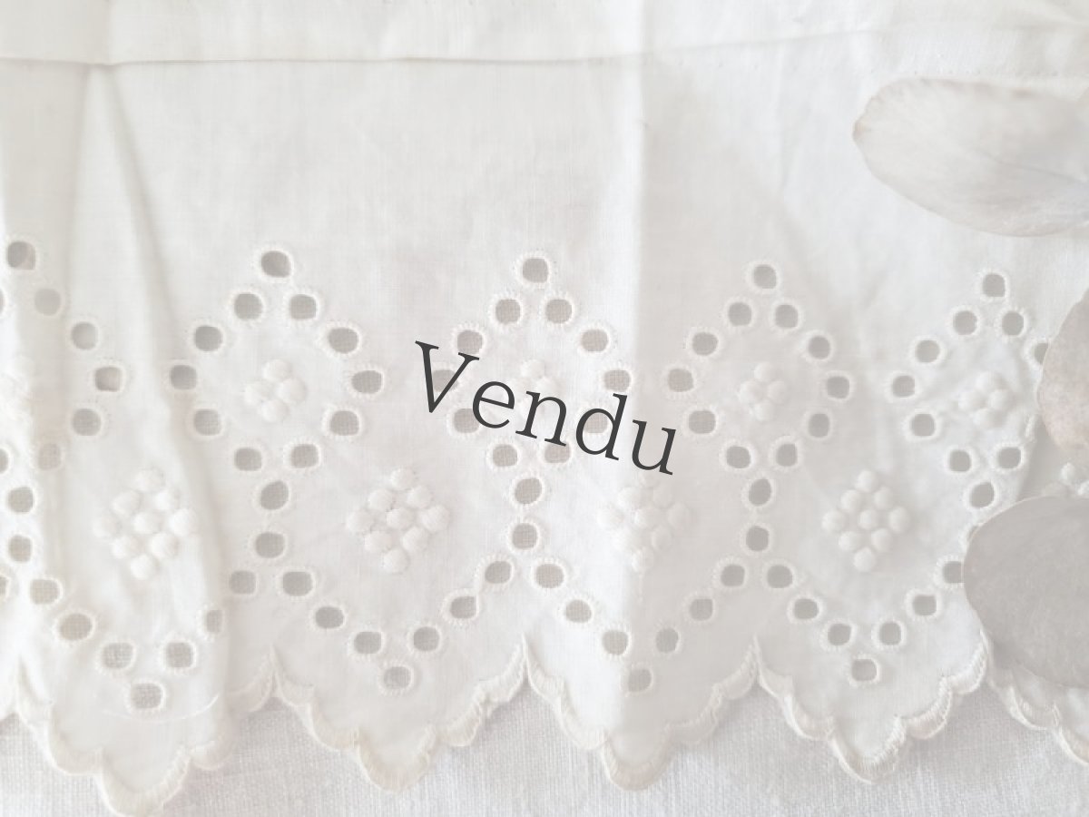 画像2: フランスアンティーク　幅広刺繍スカラップレース200cm (2)