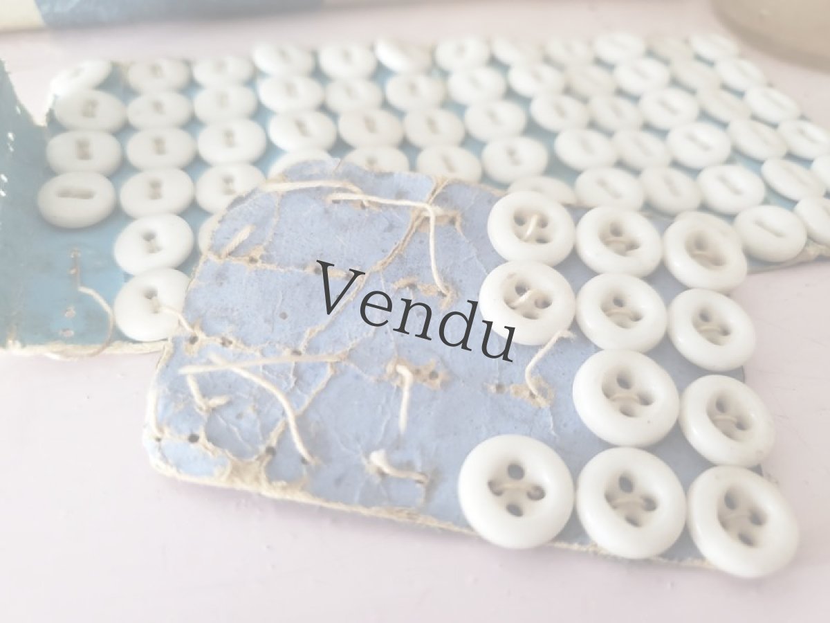 画像4: フランスアンティーク　白ガラスボタンシートセット (4)