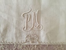 画像2: フランスアンティーク　PMイニシャル刺繍入り カトラリーケース (2)