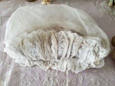 画像11: フランスアンティーク 小さなボネ モスリン (11)