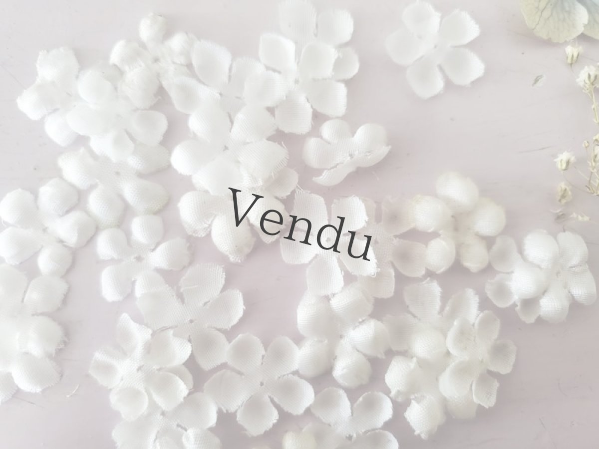 画像2: フランスヴィンテージ　白い布花パーツA 1.8cm 3g (2)